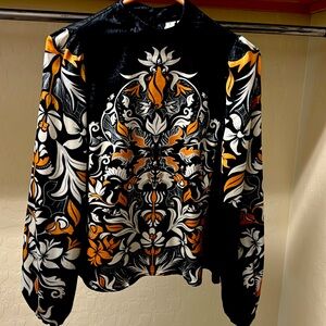 Great condition women stylish top loose fit XS. Wear more like S